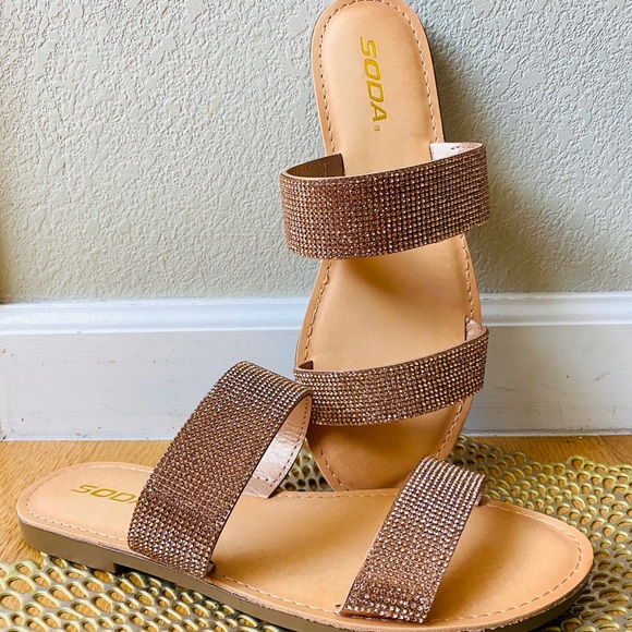 🔥FLASH SALE🔥 Rose Gold Rhinestone Slide Sandals - Picture 7 of 7